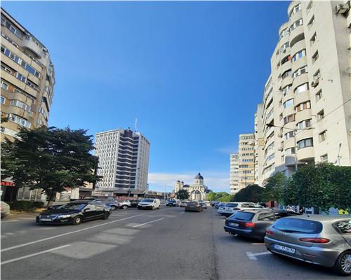 Apartament cu 2 camere decomandat, etaj 1,  ultracentral