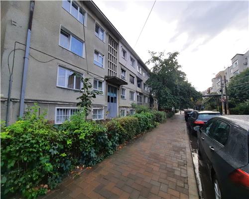 APARTAMENT 2 CAMERE – ZONA FOARTE BUNA, LA 10 MINUTE DE CENTRUL BACAULUI | INVESTITIE / SEDIU FIRMA